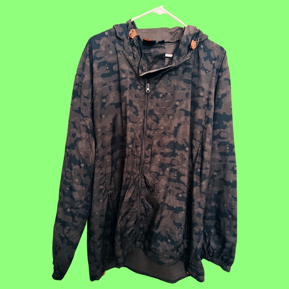 Anchor Blur digital camo breathable windbreaker with hood. Great condition.